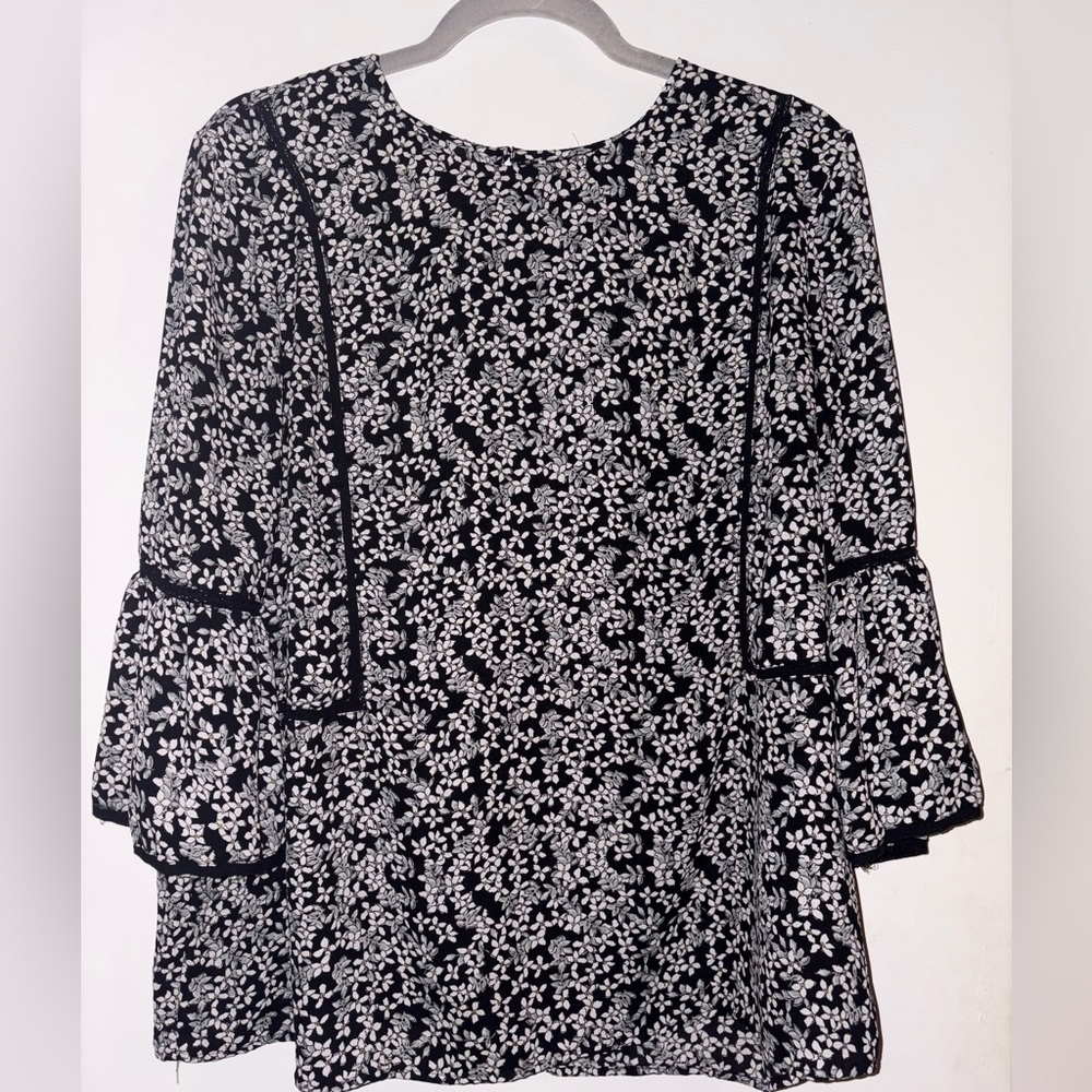 Who What Wear Black,White, and Sage Green  Floral Blouse